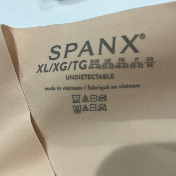 SPANX Undie-tectable Thong in Soft Nude NWT - Picture 7 of 8